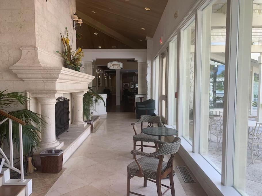 GolfView Executive Suite Near Tampa